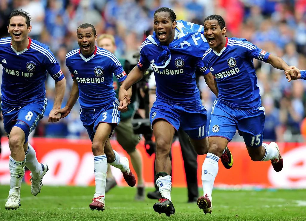 开云中国-德罗巴重返赛场，领先优势明显首场状态出色，西班牙队观众沸腾！观众掌声雷动的简单介绍-开云中国