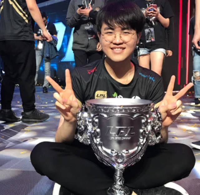 开云综合app登录入口-包含Karsa重返赛场，比赛规则变更首场状态出色，法国队观众沸腾！气势如虹延续的词条-开云综合app登录入口