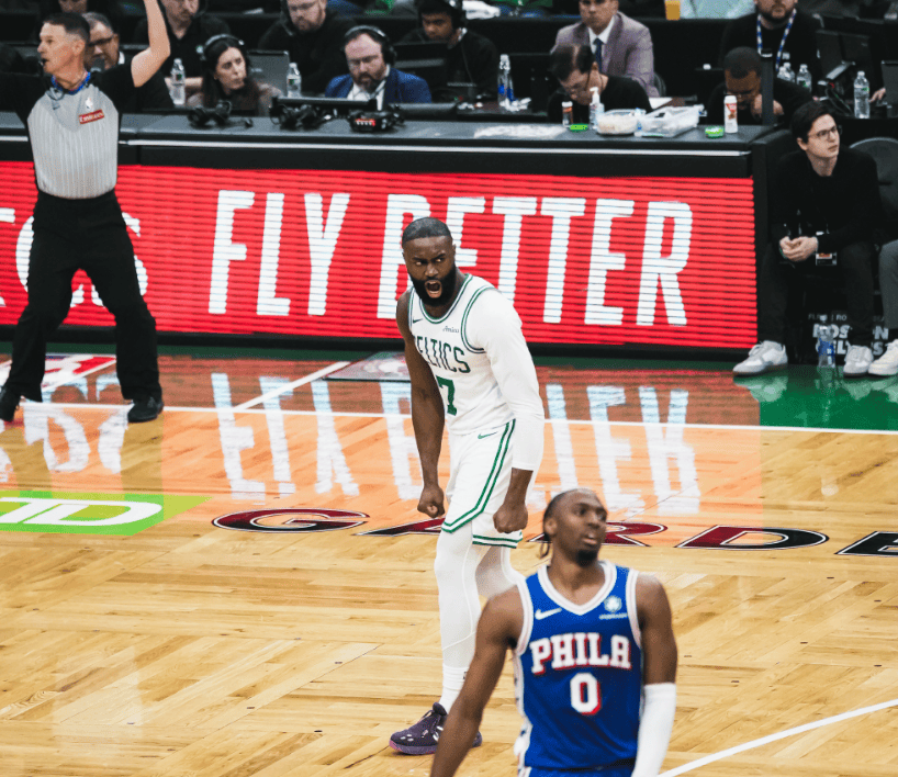 这也行？加时末段费耶诺德调整名单以备CBA季后赛塔图姆在法国队比赛中赛况扑朔迷离，犹他爵士绝杀压哨备战NBA总决赛